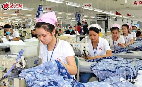 30多家媒体求参观 青岛这家纺织厂创立60年,年产值过百亿,它的智能工厂 无水染色 智能服装都堪称行业典范